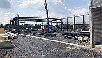 Das neue Produktions- und Bürogebäude der Ares GmbH in Lünen-Brambauer nimmt Gestalt an.