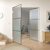 Doppel-Pendeltür aus Glas Industrielook schwarz FRAME 1 Satinato Doppel-Pendeltür aus Glas Industrielook schwarz FRAME 1 Satinato