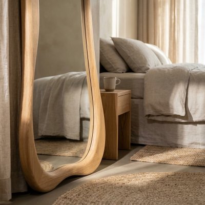 Standspiegel geschwungen mit Holzrahmen natur – ODELVA 85 x 170 cm