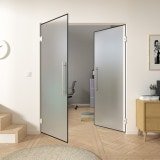 Doppel-Glaspendeltür mit schwarzem Rahmen FRAME 3 Satinato Doppel-Glaspendeltür mit schwarzem Rahmen FRAME 3 Satinato