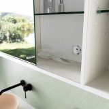 Bad Spiegelschrank mit Schiebetüren und Regalen - Stever 2